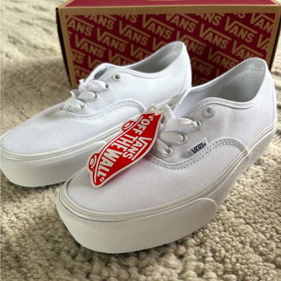 Vans Shoes - NWT Vans Authentic Platform 2.0 in White